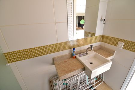 Casa de condomínio para alugar com 380m², 4 quartos e sem vagaBanheiro de serviço