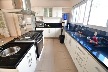 Casa de condomínio para alugar com 380m², 4 quartos e sem vagaCozinha