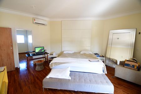Casa de condomínio para alugar com 380m², 4 quartos e sem vagaQuarto 4 - Suíte