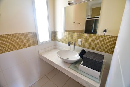 Casa de condomínio para alugar com 380m², 4 quartos e sem vagaBanheiro Suíte