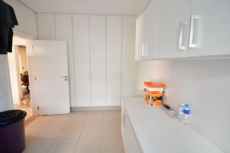Casa de condomínio para alugar com 380m², 4 quartos e sem vagaÁrea de Serviço