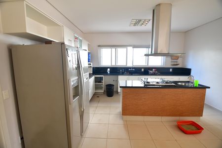 Casa de condomínio para alugar com 380m², 4 quartos e sem vagaCozinha