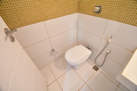 Casa de condomínio para alugar com 380m², 4 quartos e sem vagaBanheiro Suíte
