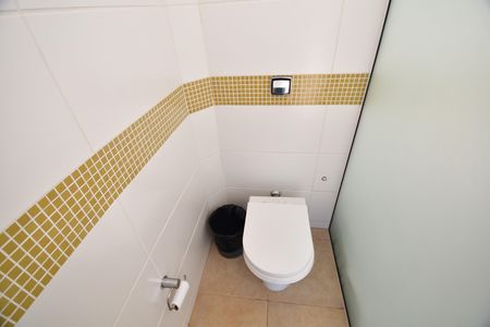 Casa de condomínio para alugar com 380m², 4 quartos e sem vagaBanheiro de serviço