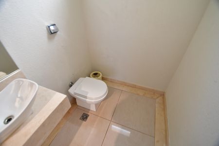 Casa de condomínio para alugar com 380m², 4 quartos e sem vagaLavabo