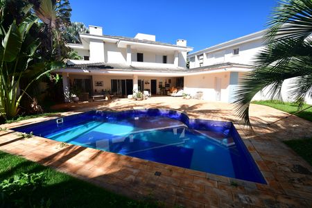 Casa de condomínio para alugar com 380m², 4 quartos e sem vagaPiscina