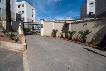 Apartamento à venda com 45m², 2 quartos e 1 vaga Apartamento à venda com 45m², 2 quartos e 1 vagaFachada e portaria