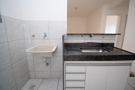 Apartamento à venda com 45m², 2 quartos e 1 vaga Apartamento à venda com 45m², 2 quartos e 1 vagaCozinha e Área de Serviço
