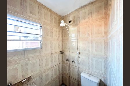 Banheiro de casa para alugar com 2 quartos, 60m² em Vila Aurora (zona Norte), São Paulo