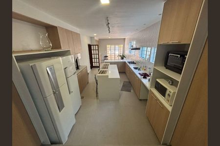 Casa à venda com 740m², 4 quartos e 4 vagas