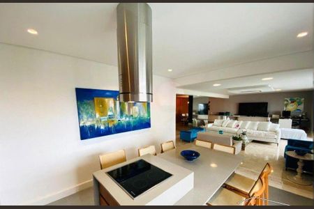 Apartamento à venda com 330m², 4 quartos e 3 vagas