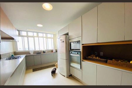 Apartamento à venda com 330m², 4 quartos e 3 vagas