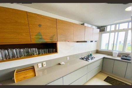 Apartamento à venda com 330m², 4 quartos e 3 vagas