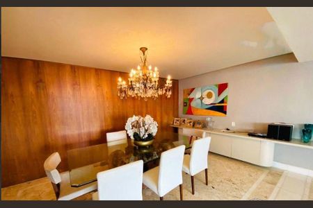 Apartamento à venda com 330m², 4 quartos e 3 vagas