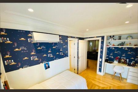 Apartamento à venda com 330m², 4 quartos e 3 vagas