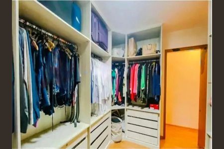 Casa à venda com 375m², 3 quartos e 6 vagas