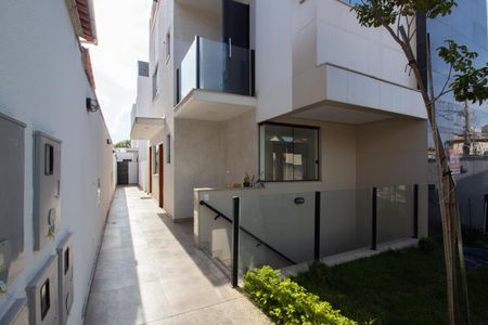 Apartamento à venda com 120m², 3 quartos e 2 vagas Apartamento à venda com 120m², 3 quartos e 2 vagasEntrada