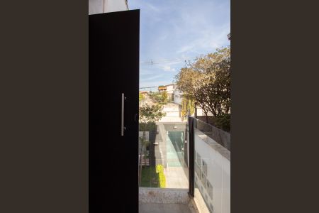 Apartamento à venda com 120m², 3 quartos e 2 vagas Apartamento à venda com 120m², 3 quartos e 2 vagasSacada do Quarto 1