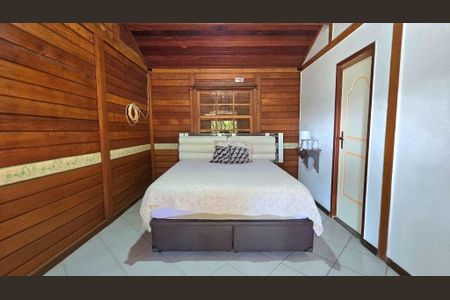 Casa à venda com 4 quartos, 360m² em Sapê, Niterói