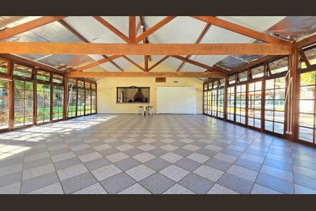 Casa à venda com 360m², 4 quartos e 6 vagas