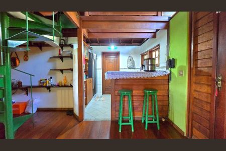 Casa à venda com 360m², 4 quartos e 6 vagas