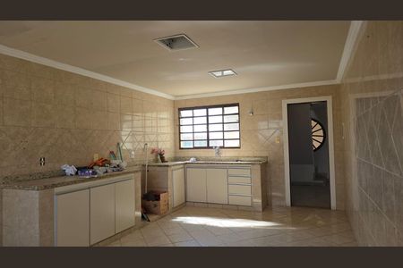 Cozinha de apartamento para alugar com 3 quartos, 267m² em Planalto, Belo Horizonte