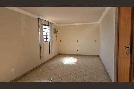 Sala de apartamento para alugar com 3 quartos, 267m² em Planalto, Belo Horizonte