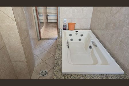 Apartamento para alugar com 267m², 3 quartos e 1 vaga
