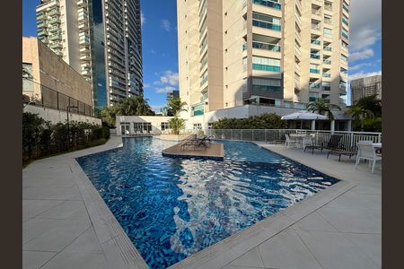Studio para alugar com 35m², 1 quarto e 2 vagas Studio para alugar com 35m², 1 quarto e 2 vagasPiscina