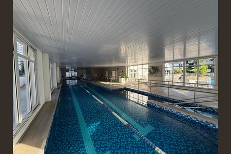 Studio para alugar com 35m², 1 quarto e 2 vagas Studio para alugar com 35m², 1 quarto e 2 vagasPiscina coberta
