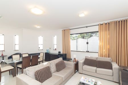 Sala de casa para alugar com 4 quartos, 300m² em Vila Maria Alta, São Paulo