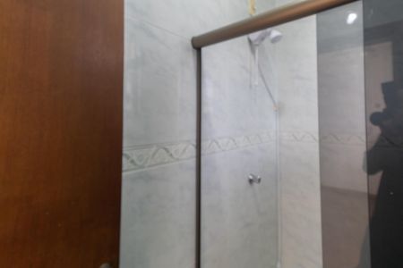 Casa para alugar com 300m², 4 quartos e 6 vagas Casa para alugar com 300m², 4 quartos e 6 vagasBanheiro da Suíte 2