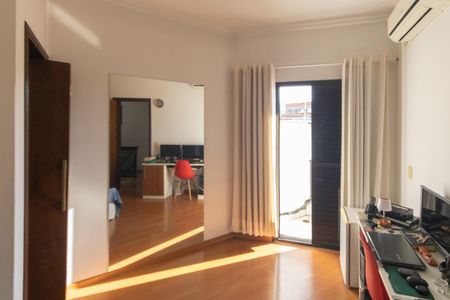 Casa para alugar com 300m², 4 quartos e 6 vagas Casa para alugar com 300m², 4 quartos e 6 vagasSuíte 1