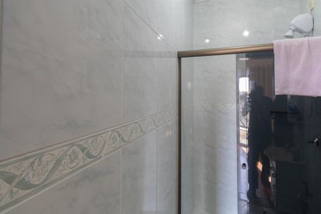 Casa para alugar com 300m², 4 quartos e 6 vagas Casa para alugar com 300m², 4 quartos e 6 vagasBanheiro da Suíte 1