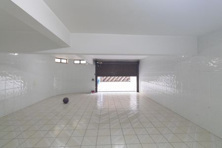 Casa para alugar com 300m², 4 quartos e 6 vagas Casa para alugar com 300m², 4 quartos e 6 vagasGaragem