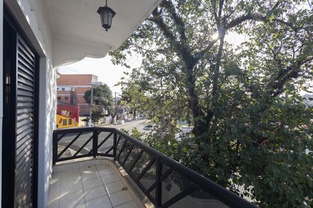Casa para alugar com 300m², 4 quartos e 6 vagas Casa para alugar com 300m², 4 quartos e 6 vagasVaranda da Suíte 3