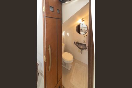 Casa para alugar com 300m², 4 quartos e 6 vagas Casa para alugar com 300m², 4 quartos e 6 vagasLavabo