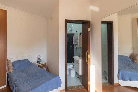 Casa para alugar com 300m², 4 quartos e 6 vagas Casa para alugar com 300m², 4 quartos e 6 vagasSuíte 1