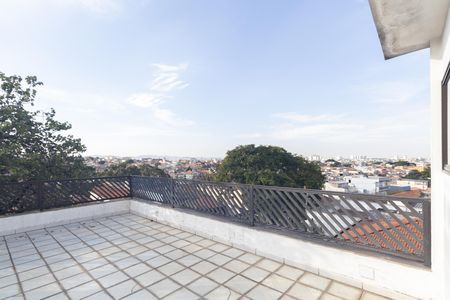 Casa para alugar com 300m², 4 quartos e 6 vagas Casa para alugar com 300m², 4 quartos e 6 vagasVaranda