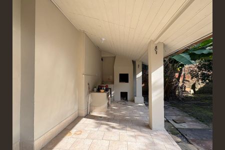 Casa à venda com 275m², 2 quartos e 1 vaga Casa à venda com 275m², 2 quartos e 1 vagaChurrasqueira