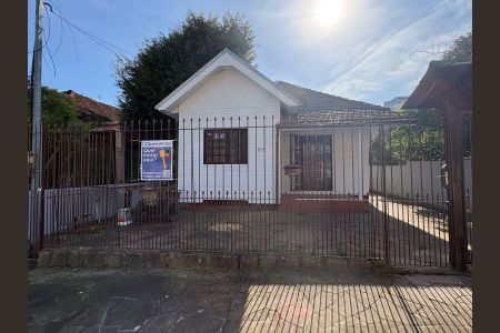 Casa à venda com 275m², 2 quartos e 1 vaga Casa à venda com 275m², 2 quartos e 1 vagaFachada e Placa