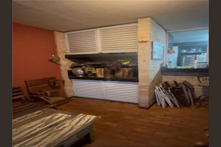 Casa à venda com 4 quartos, 160m² em Jardim Marajoara, São Paulo