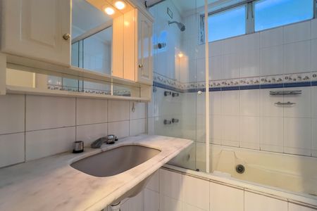 Apartamento para alugar com 191m², 3 quartos e 2 vagas Apartamento para alugar com 191m², 3 quartos e 2 vagasBanheiro