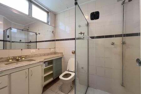 Apartamento para alugar com 191m², 3 quartos e 2 vagas Apartamento para alugar com 191m², 3 quartos e 2 vagasBanheiro do quarto 1
