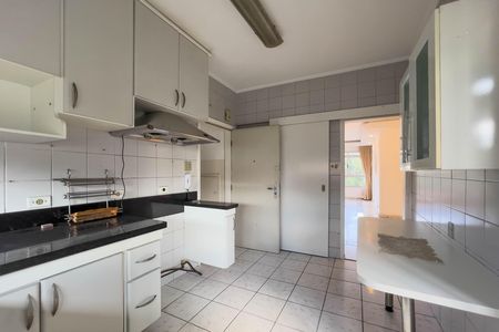 Apartamento para alugar com 191m², 3 quartos e 2 vagas Apartamento para alugar com 191m², 3 quartos e 2 vagasCozinha e área de serviço