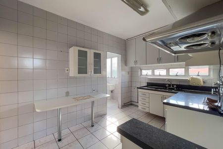 Apartamento para alugar com 191m², 3 quartos e 2 vagas Apartamento para alugar com 191m², 3 quartos e 2 vagasCozinha e área de serviço