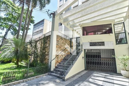 Apartamento para alugar com 191m², 3 quartos e 2 vagas Apartamento para alugar com 191m², 3 quartos e 2 vagasFachada