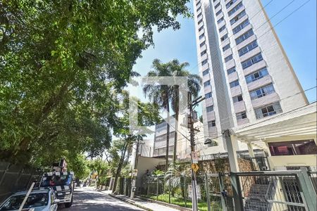 Apartamento para alugar com 191m², 3 quartos e 2 vagas Apartamento para alugar com 191m², 3 quartos e 2 vagasFachada
