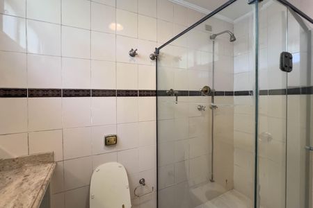 Apartamento para alugar com 191m², 3 quartos e 2 vagas Apartamento para alugar com 191m², 3 quartos e 2 vagasBanheiro do quarto 1