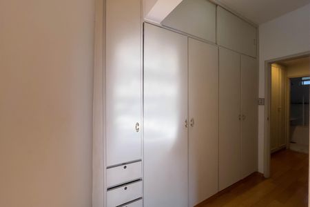 Apartamento para alugar com 191m², 3 quartos e 2 vagas Apartamento para alugar com 191m², 3 quartos e 2 vagasQuarto 1